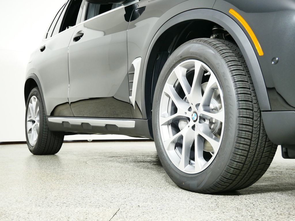 Thumbnail: 2026 BMW X5 - 8