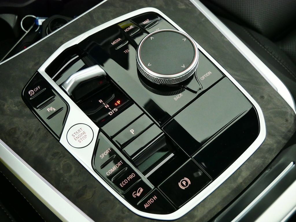 Thumbnail: 2026 BMW X5 - 13