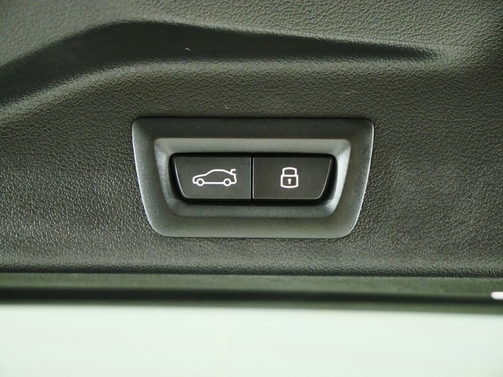 Thumbnail: 2026 BMW X5 - 33