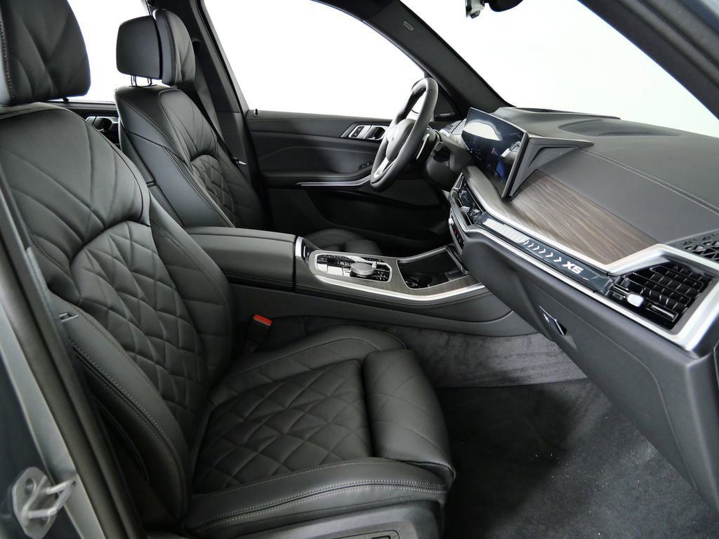 Thumbnail: 2026 BMW X5 - 9
