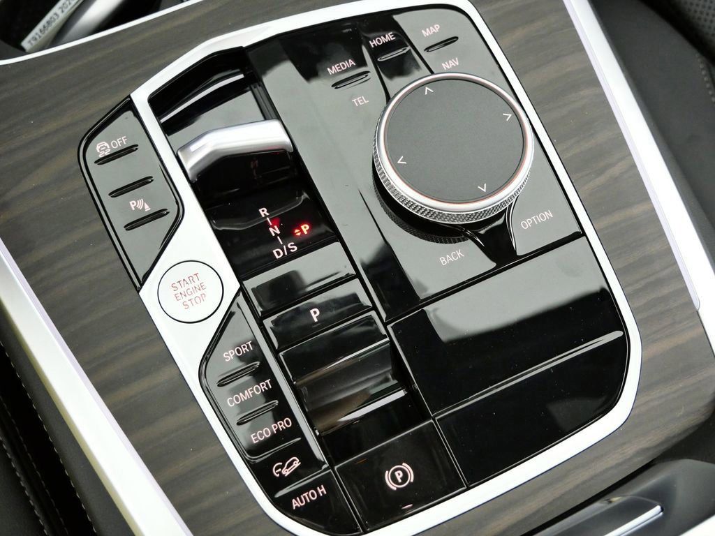 Thumbnail: 2026 BMW X5 - 13