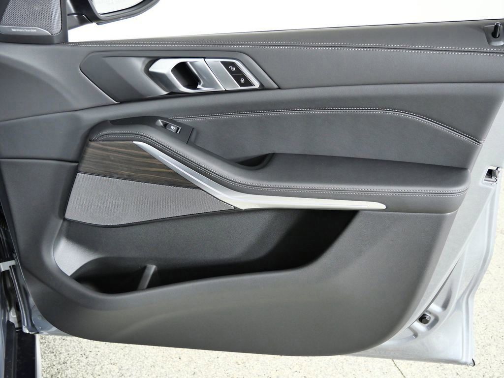 Thumbnail: 2026 BMW X5 - 27