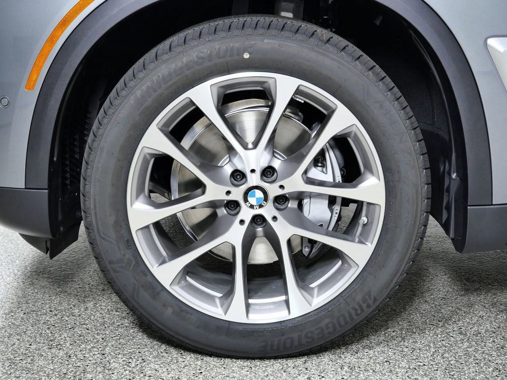 Thumbnail: 2026 BMW X5 - 25