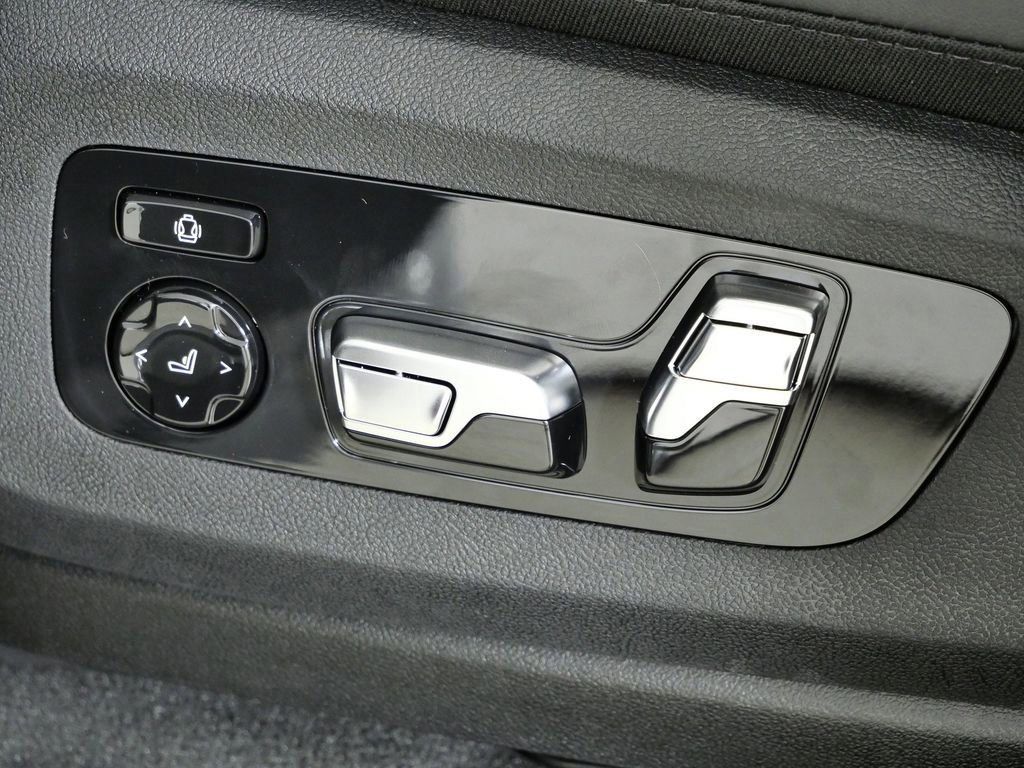 Thumbnail: 2026 BMW X5 - 42