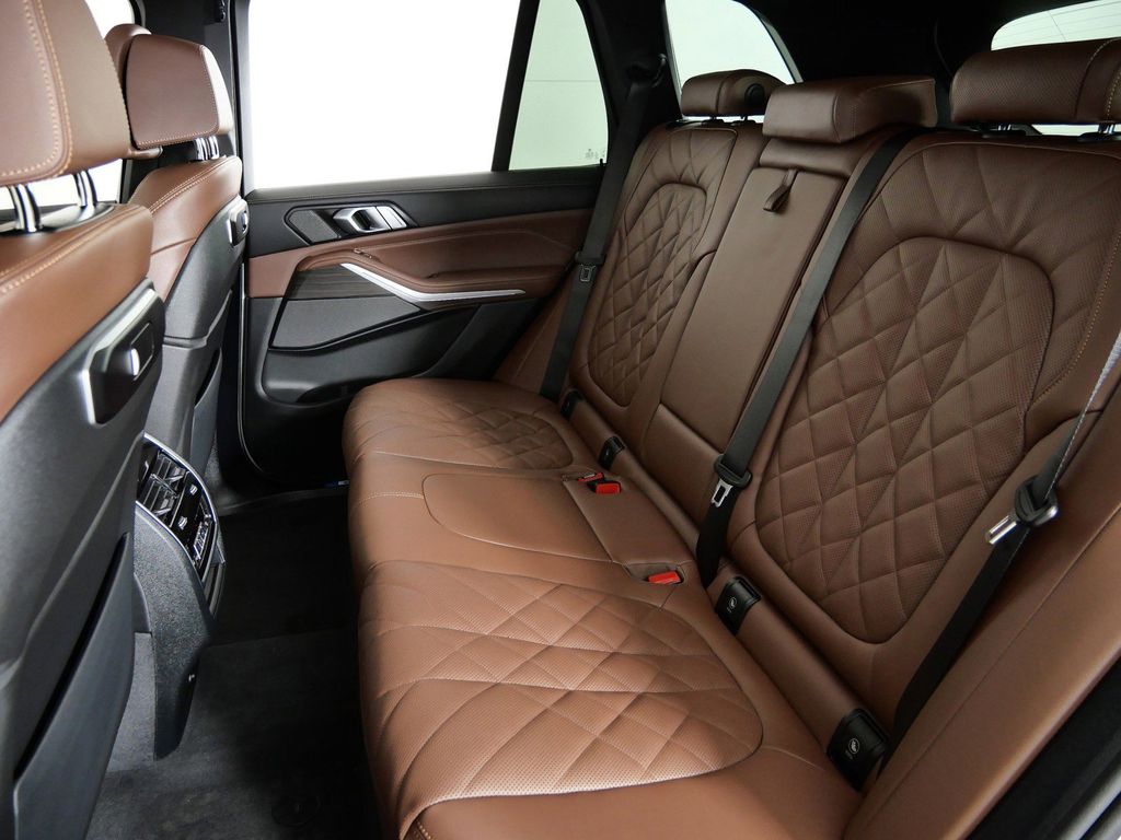 Thumbnail: 2026 BMW X5 - 37