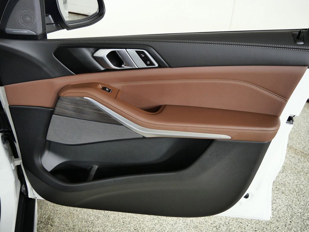 Thumbnail: 2026 BMW X5 - 28