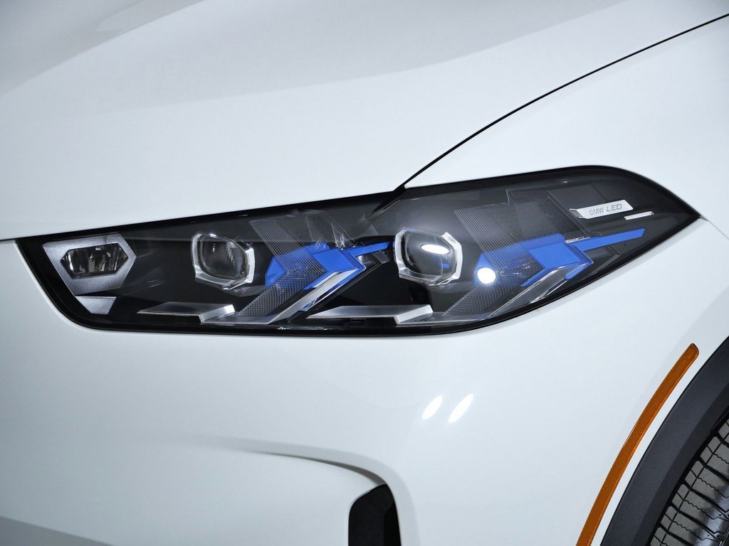 Thumbnail: 2026 BMW X5 - 17