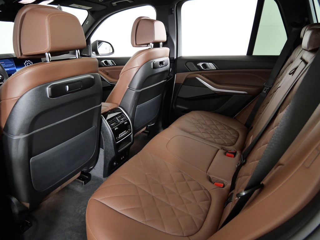 Thumbnail: 2026 BMW X5 - 36