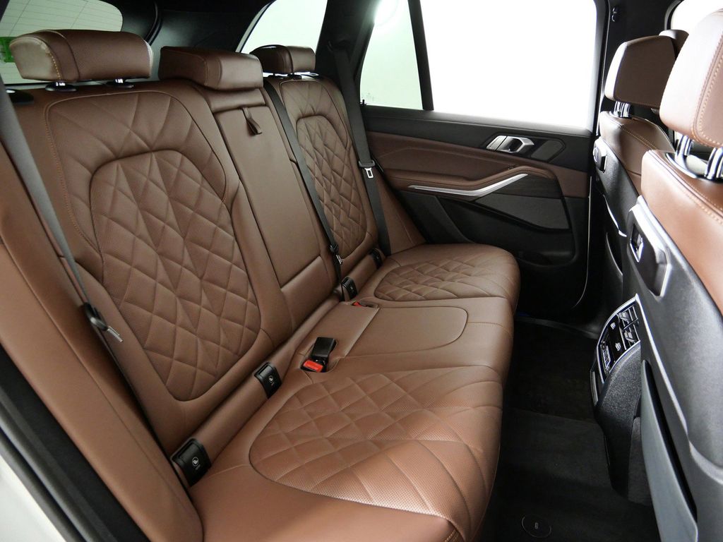 Thumbnail: 2026 BMW X5 - 32