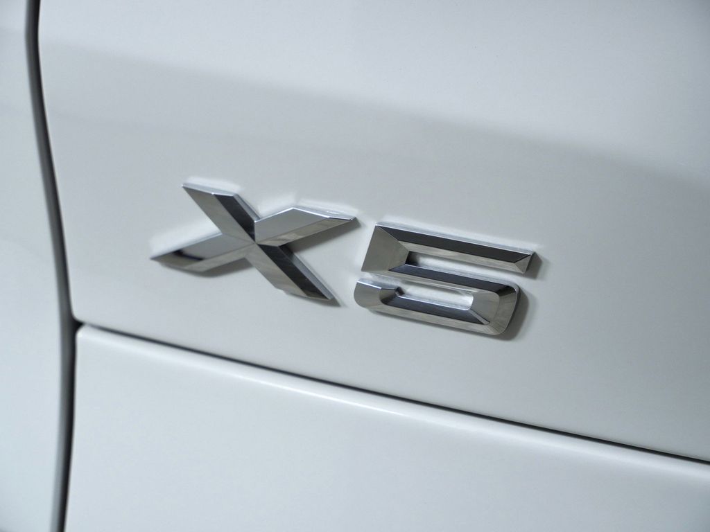 Thumbnail: 2026 BMW X5 - 23