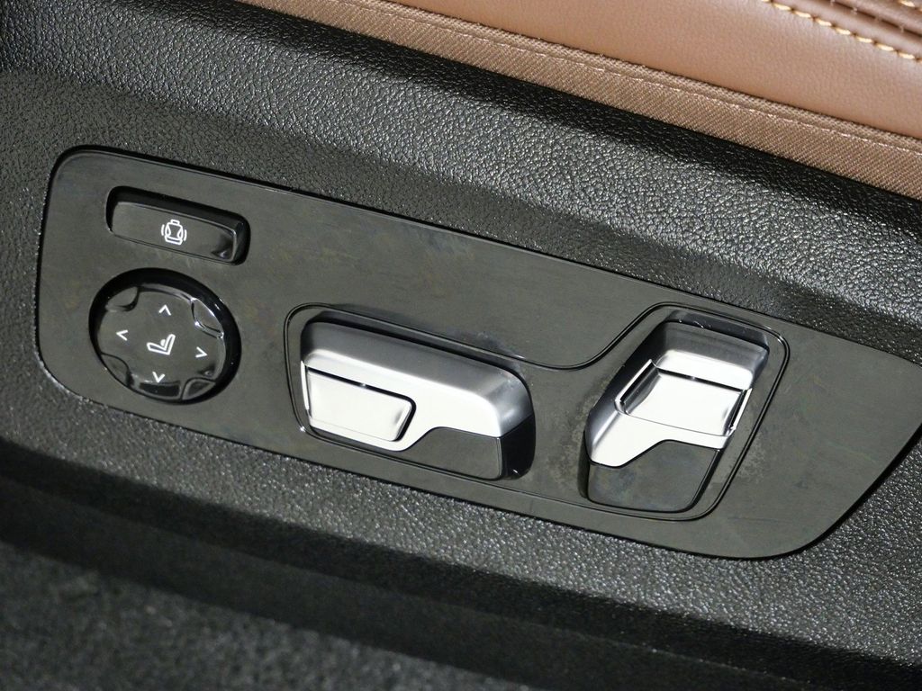 Thumbnail: 2026 BMW X5 - 42