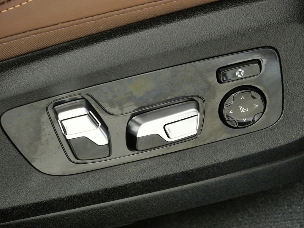 Thumbnail: 2026 BMW X5 - 29