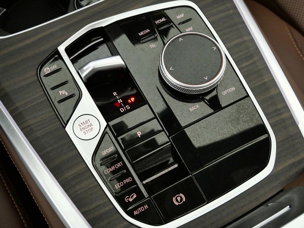 Thumbnail: 2026 BMW X5 - 13