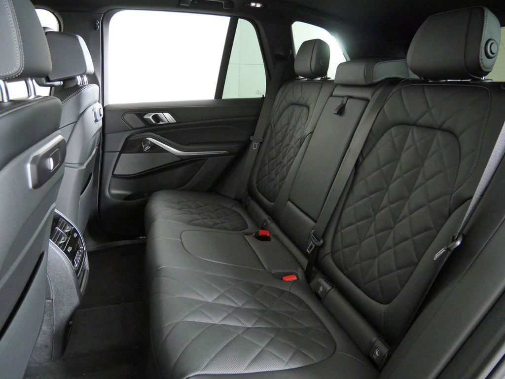 Thumbnail: 2026 BMW X5 - 36