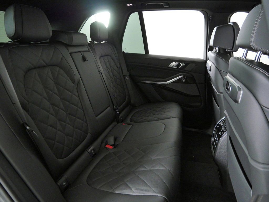 Thumbnail: 2026 BMW X5 - 31