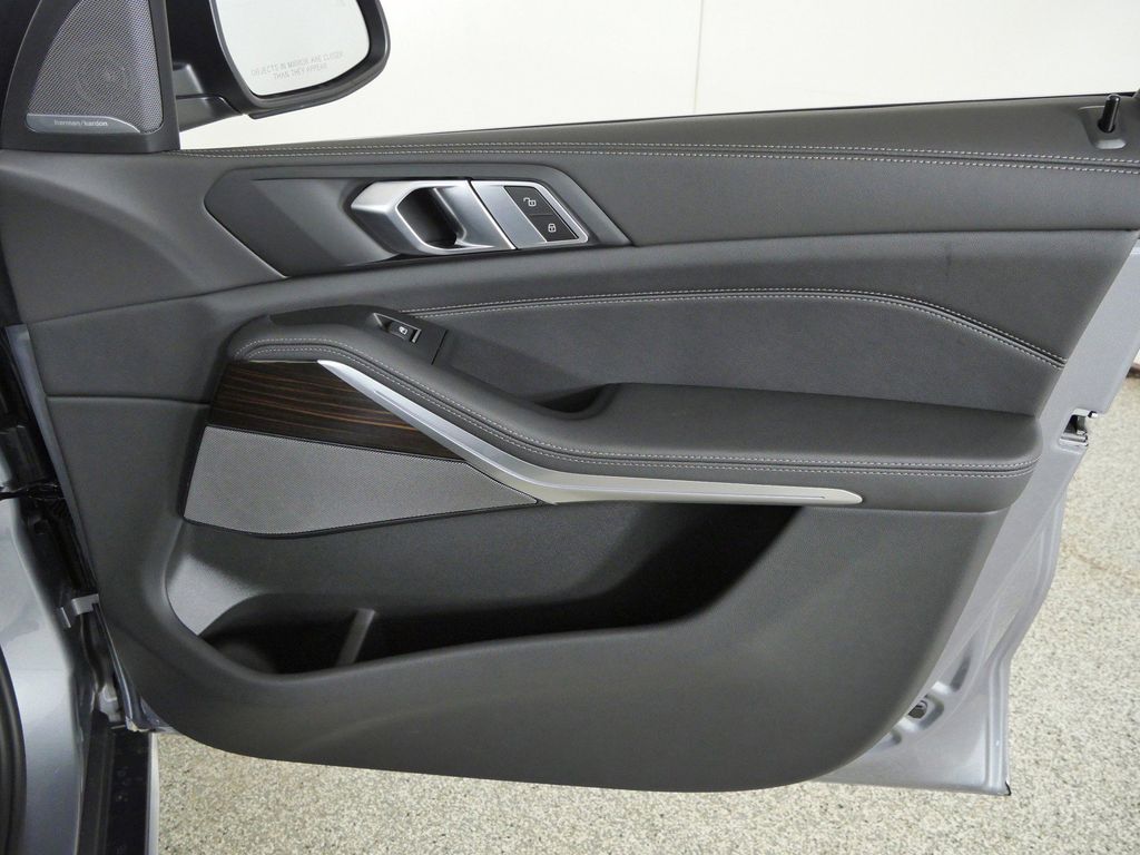 Thumbnail: 2026 BMW X5 - 26
