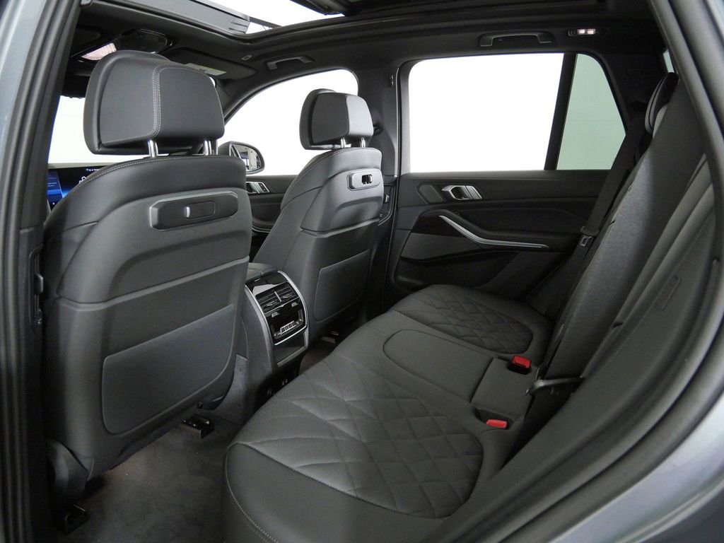 Thumbnail: 2026 BMW X5 - 35