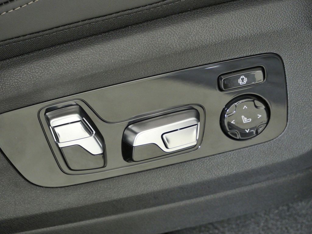 Thumbnail: 2026 BMW X5 - 27