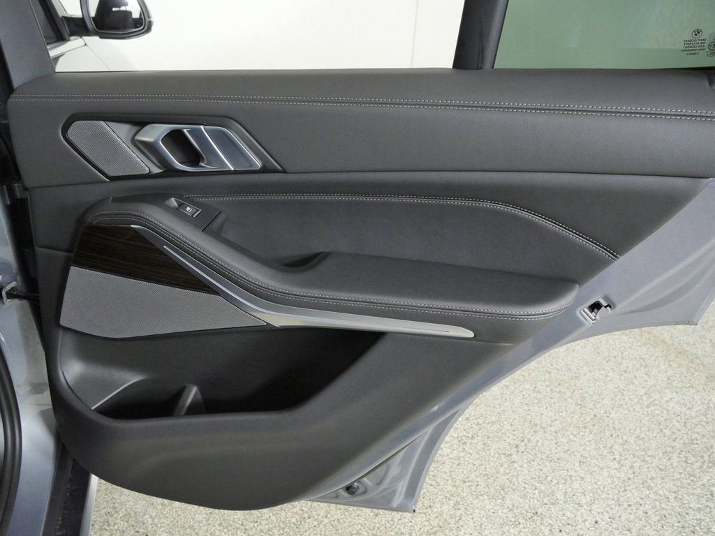 Thumbnail: 2026 BMW X5 - 30