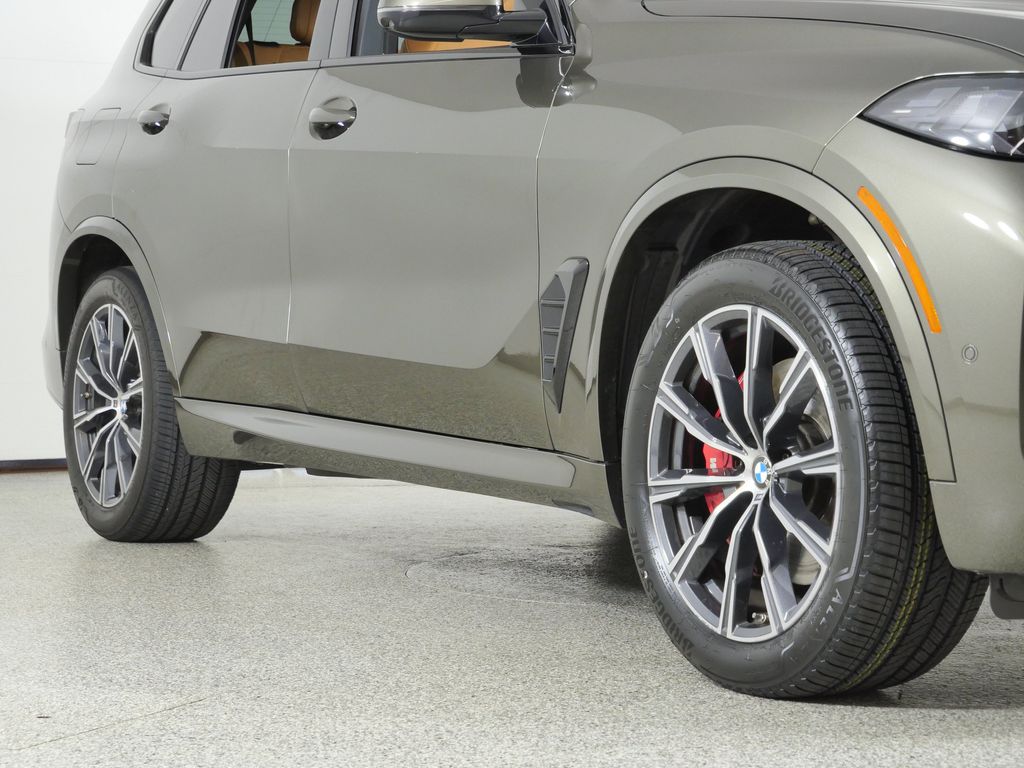Thumbnail: 2024 BMW X5 - 8