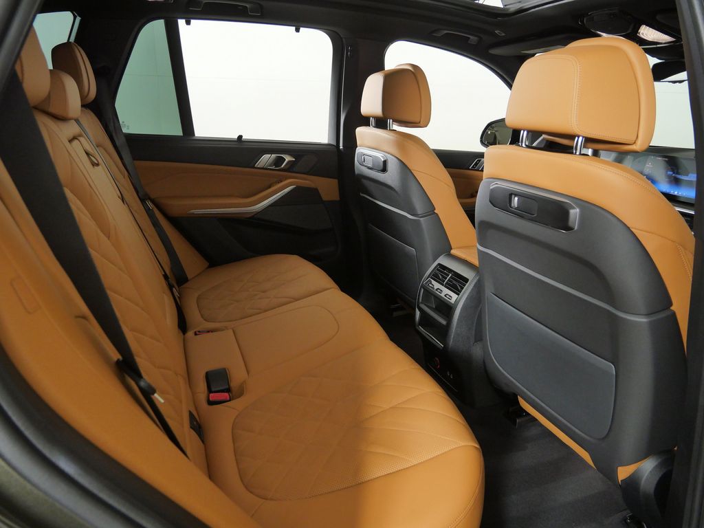 Thumbnail: 2024 BMW X5 - 11