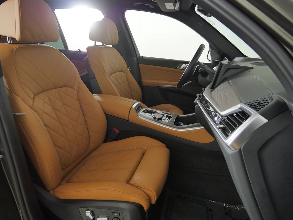 Thumbnail: 2024 BMW X5 - 10
