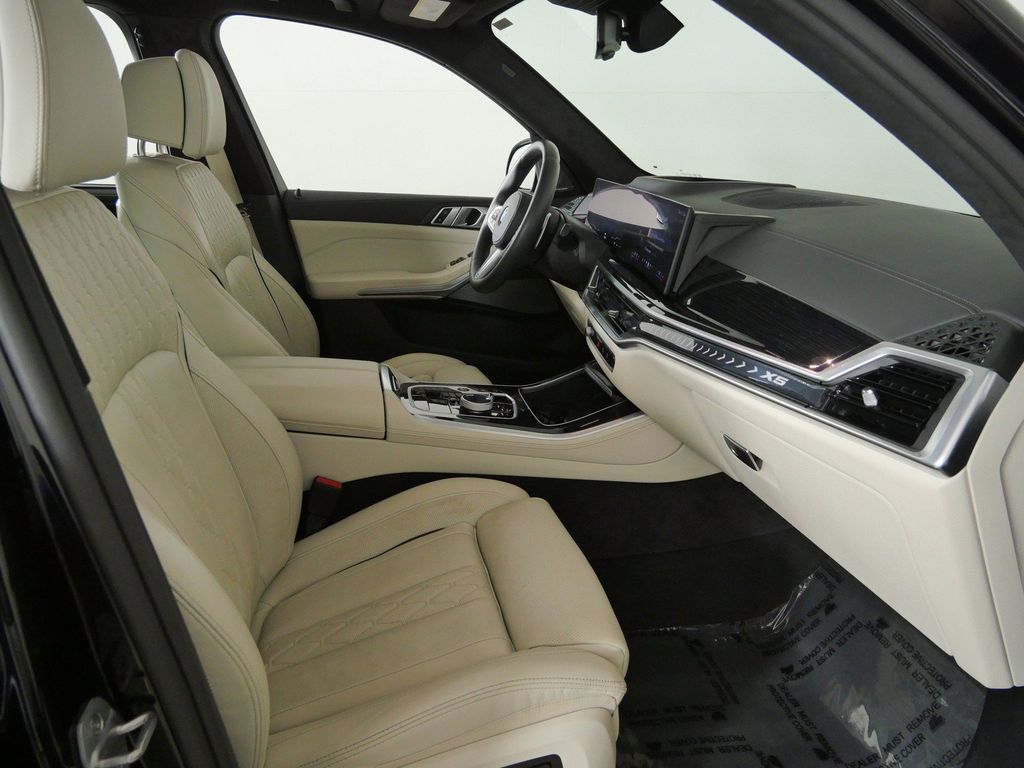 Thumbnail: 2025 BMW X5 - 9