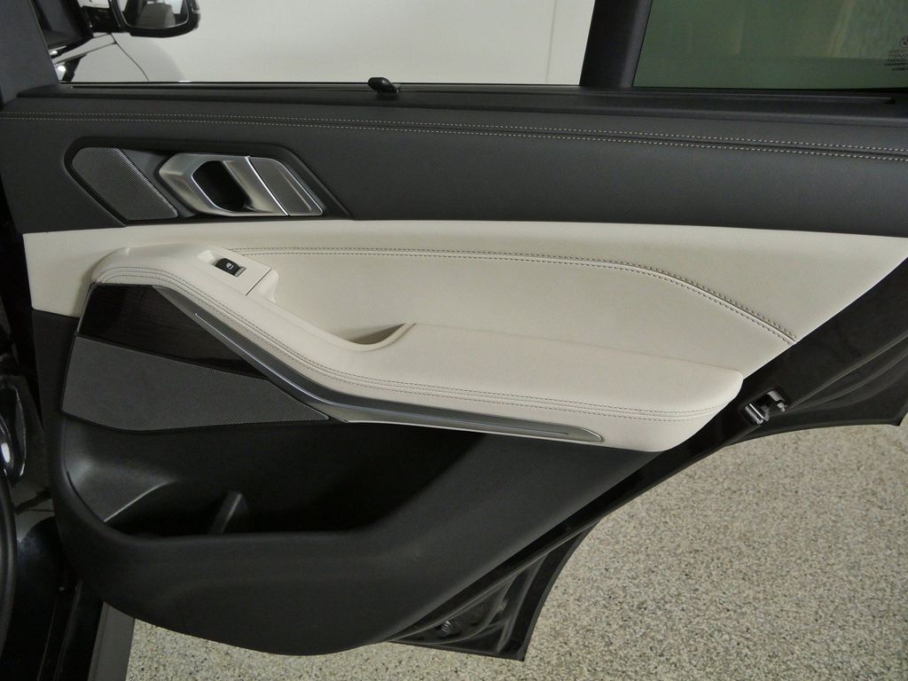 Thumbnail: 2025 BMW X5 - 33