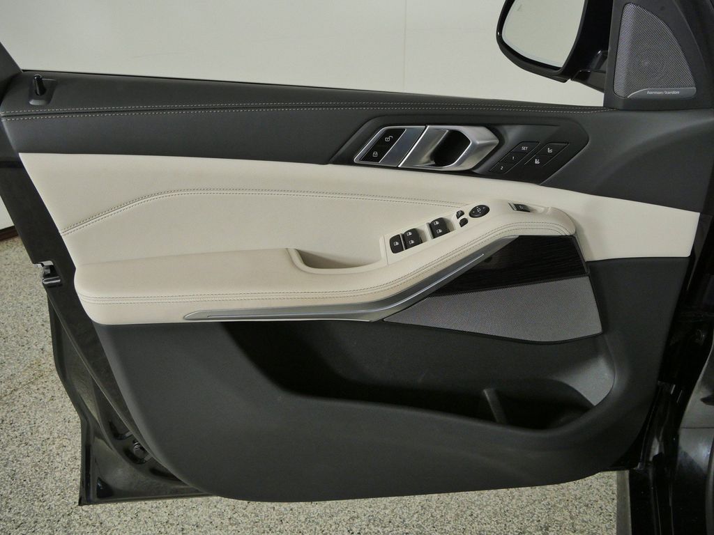 Thumbnail: 2025 BMW X5 - 40