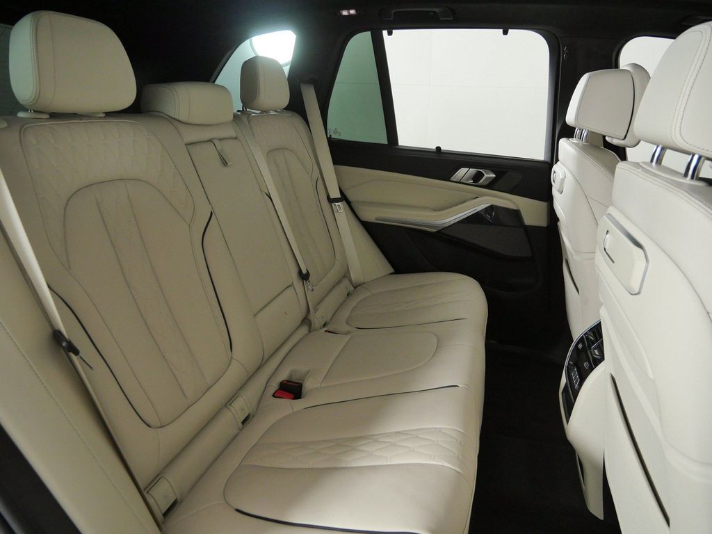 Thumbnail: 2025 BMW X5 - 34