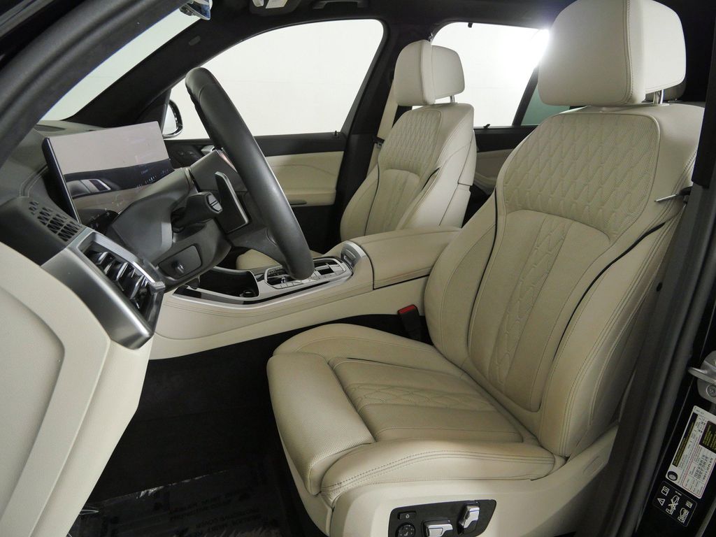 Thumbnail: 2025 BMW X5 - 42