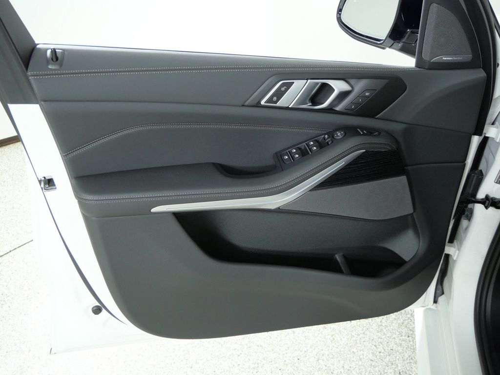 Thumbnail: 2025 BMW X5 - 39