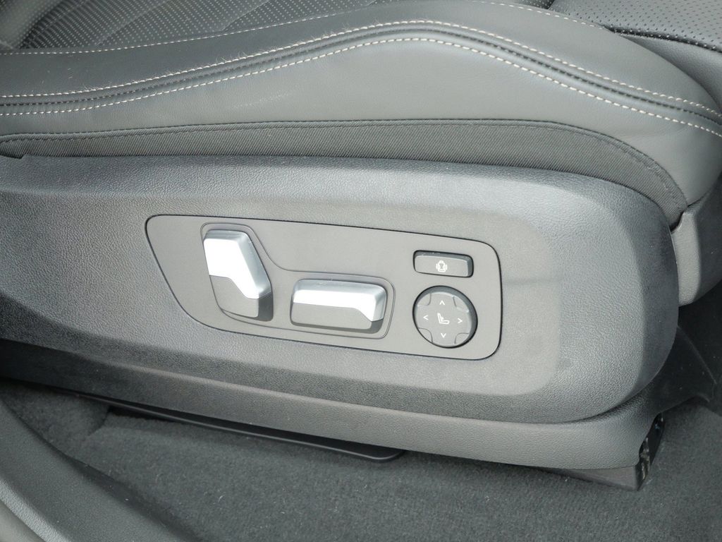 Thumbnail: 2025 BMW X5 - 30