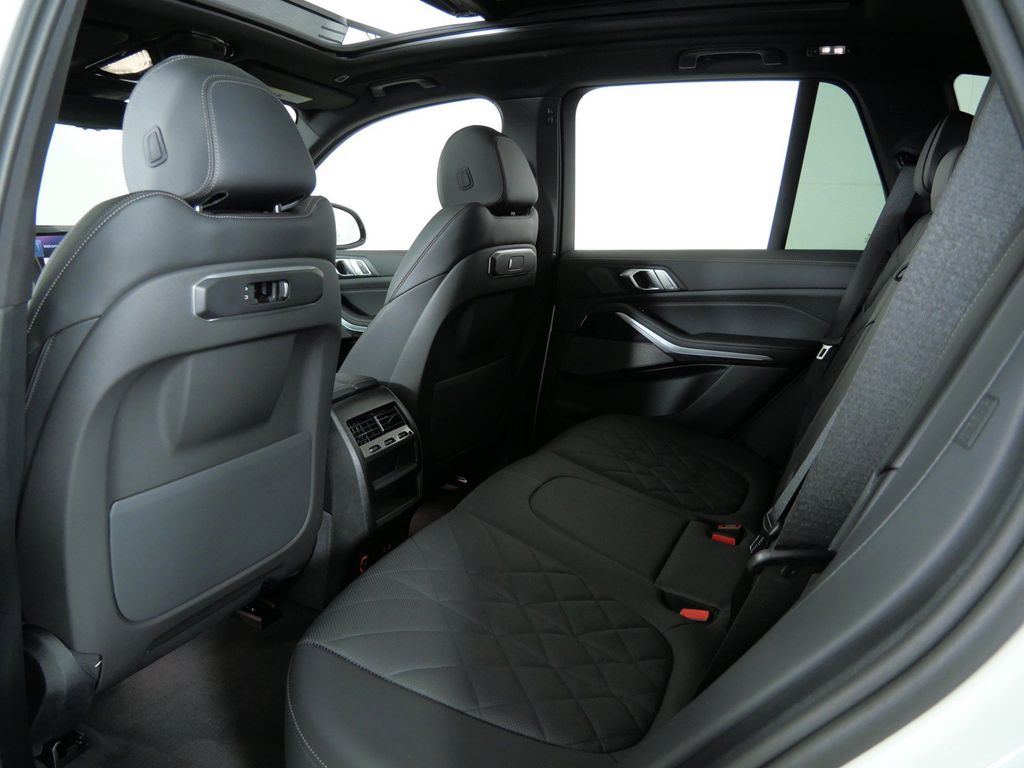 Thumbnail: 2025 BMW X5 - 37
