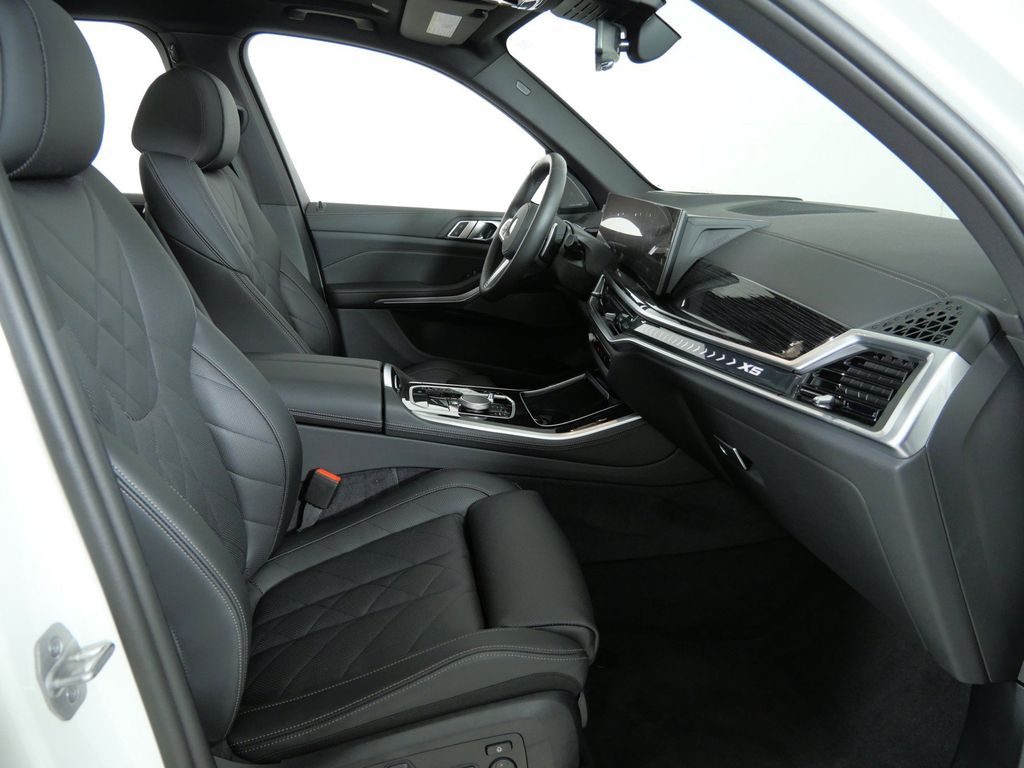 Thumbnail: 2025 BMW X5 - 9