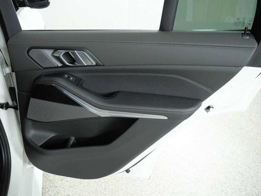 Thumbnail: 2025 BMW X5 - 32