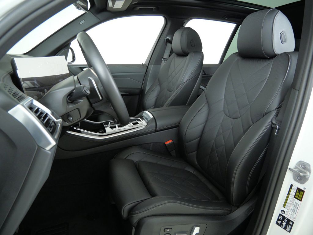 Thumbnail: 2025 BMW X5 - 41