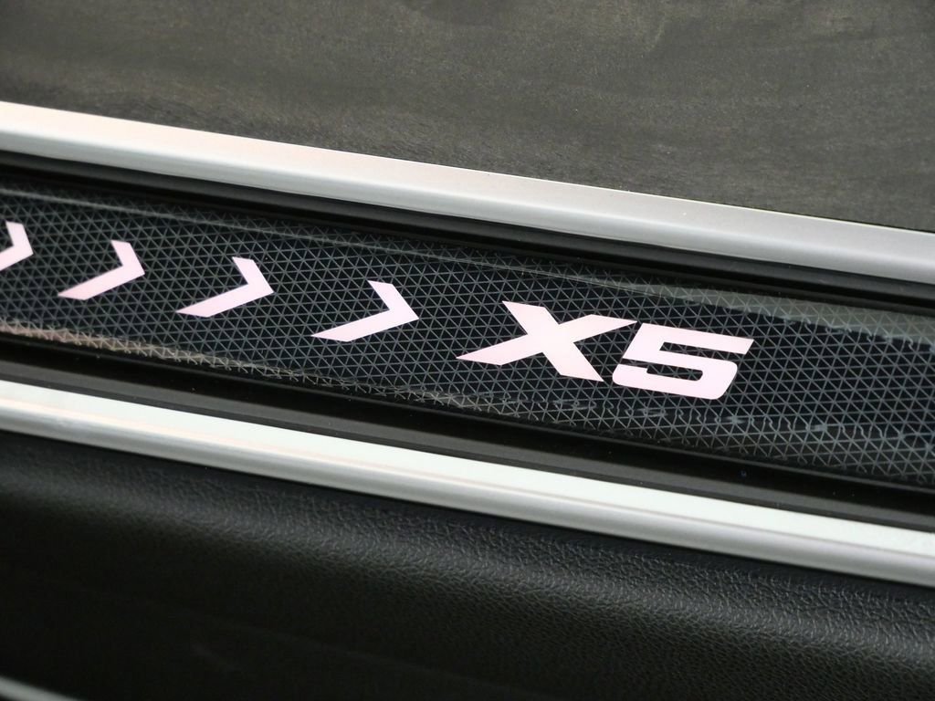 Thumbnail: 2026 BMW X5 - 33