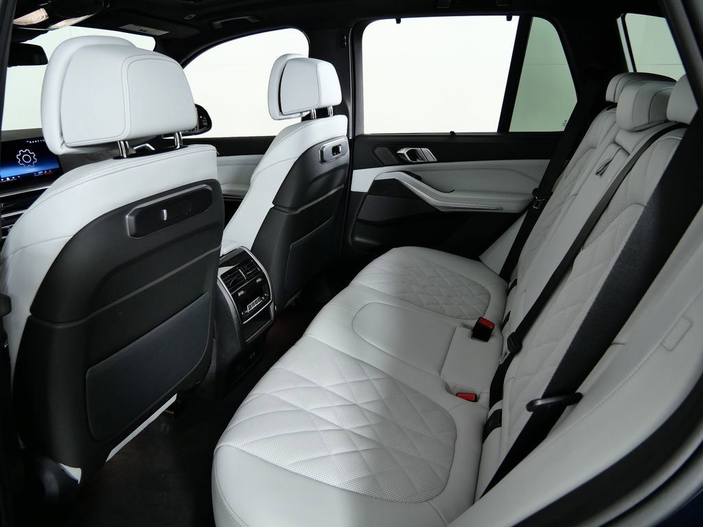 Thumbnail: 2026 BMW X5 - 39