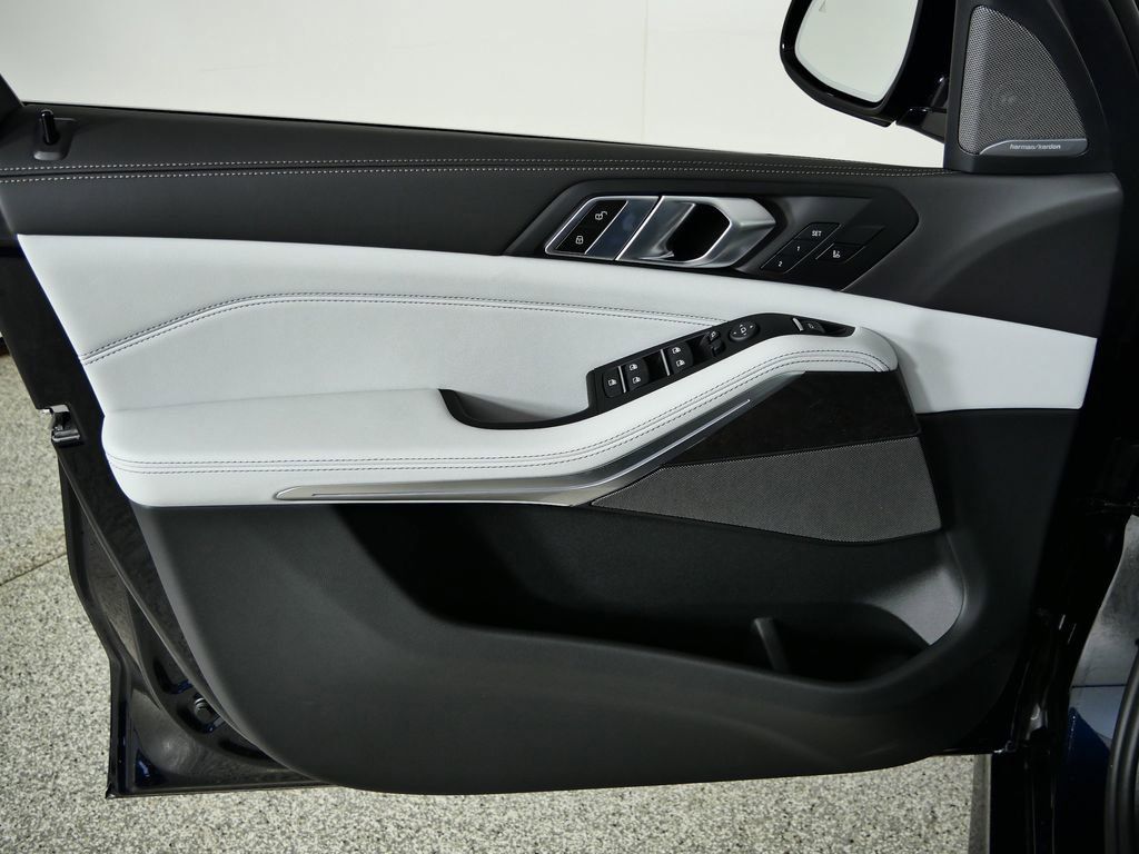 Thumbnail: 2026 BMW X5 - 41