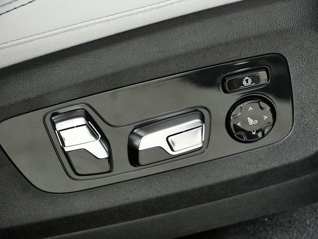 Thumbnail: 2026 BMW X5 - 31