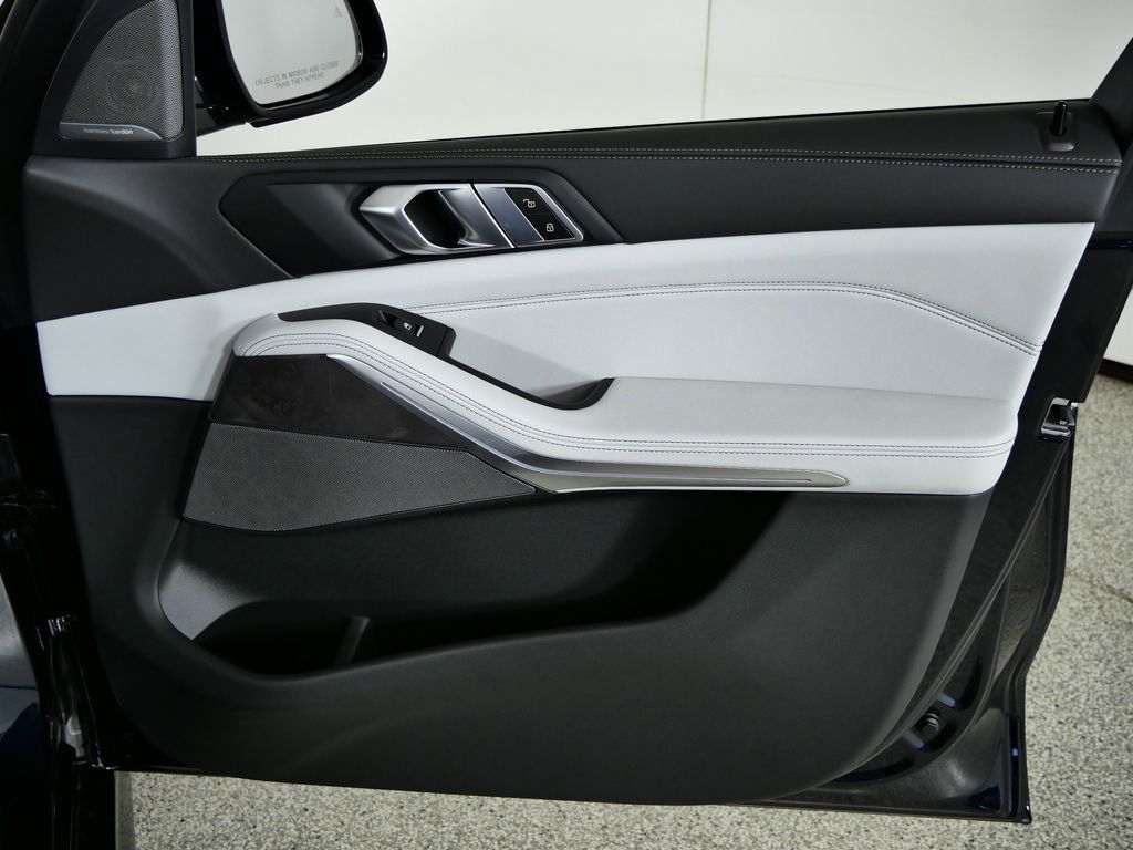 Thumbnail: 2026 BMW X5 - 30