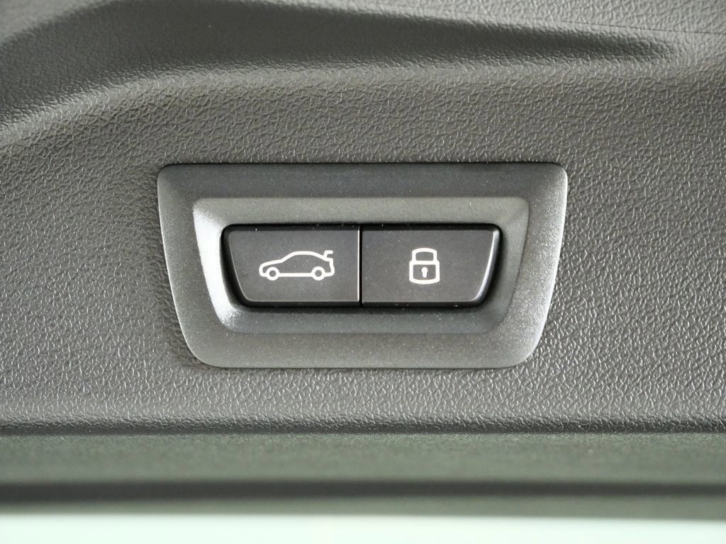 Thumbnail: 2026 BMW X5 - 37