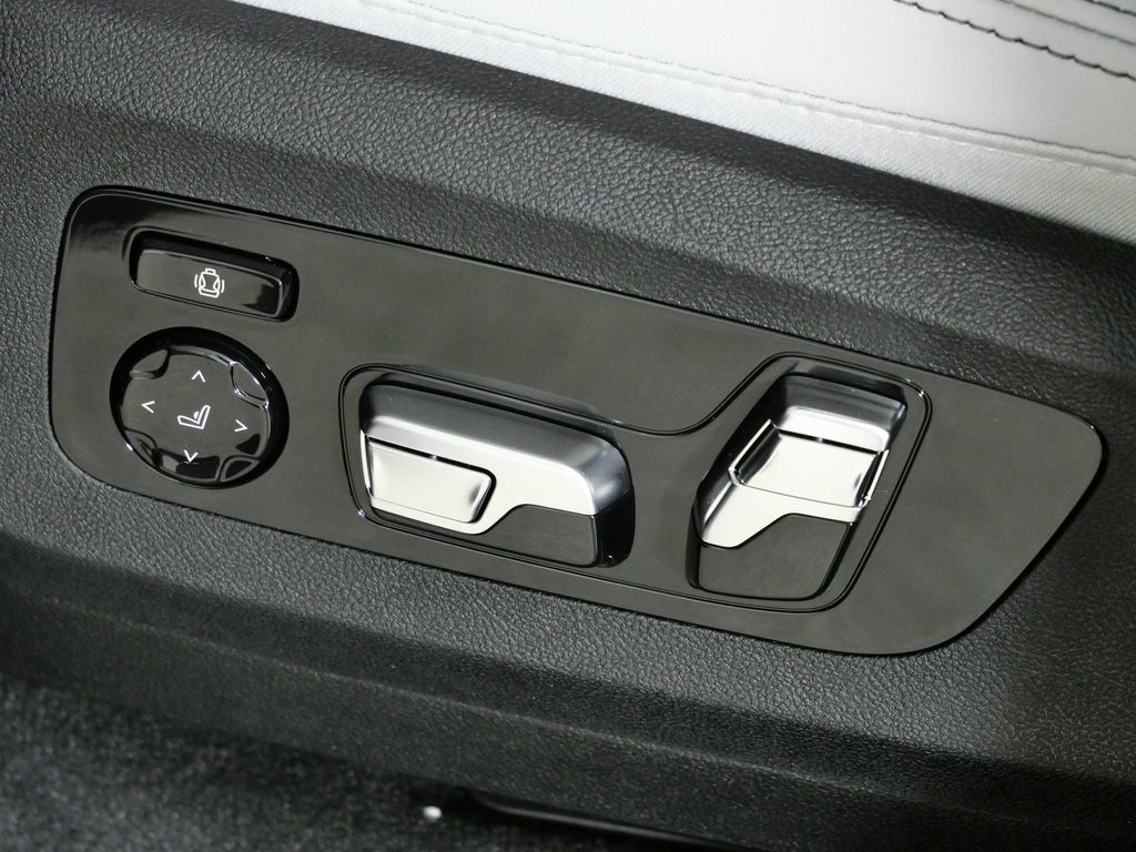 Thumbnail: 2026 BMW X5 - 46