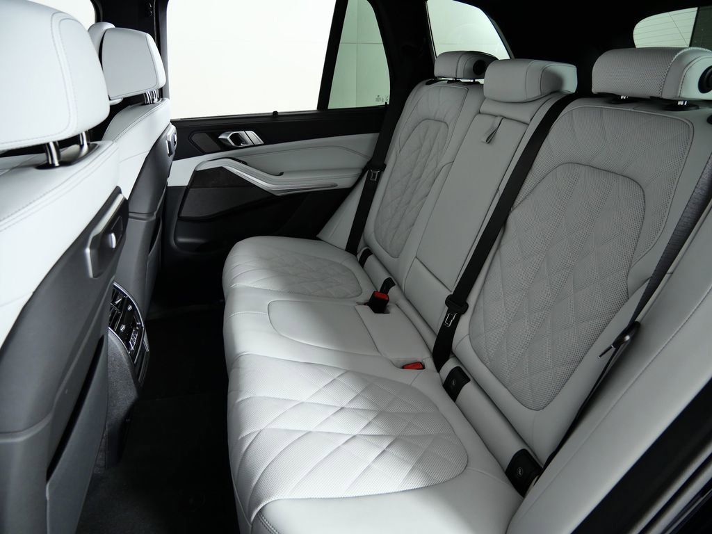 Thumbnail: 2026 BMW X5 - 40