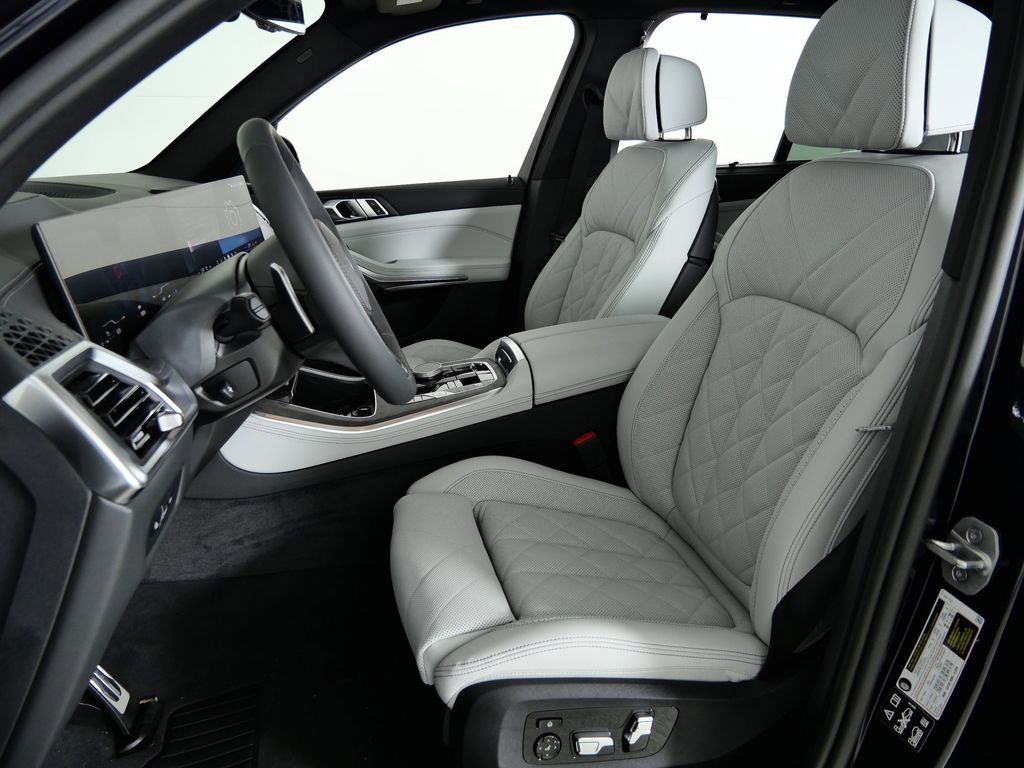 Thumbnail: 2026 BMW X5 - 43