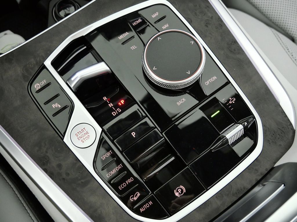 Thumbnail: 2026 BMW X5 - 9