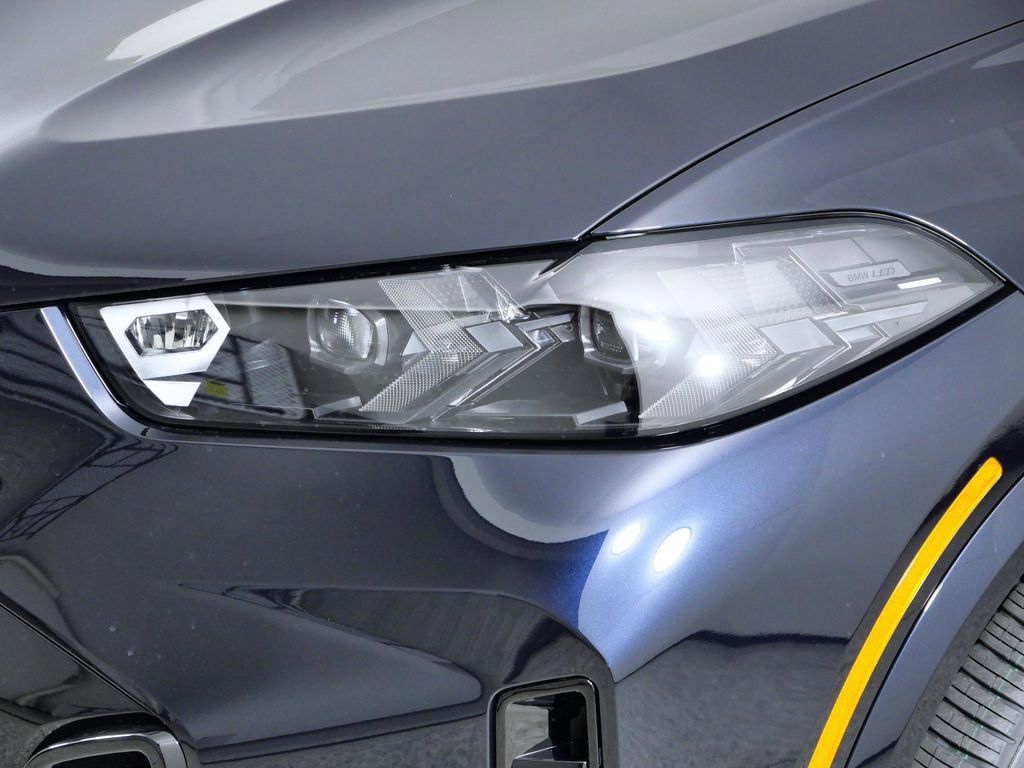 Thumbnail: 2026 BMW X5 - 18