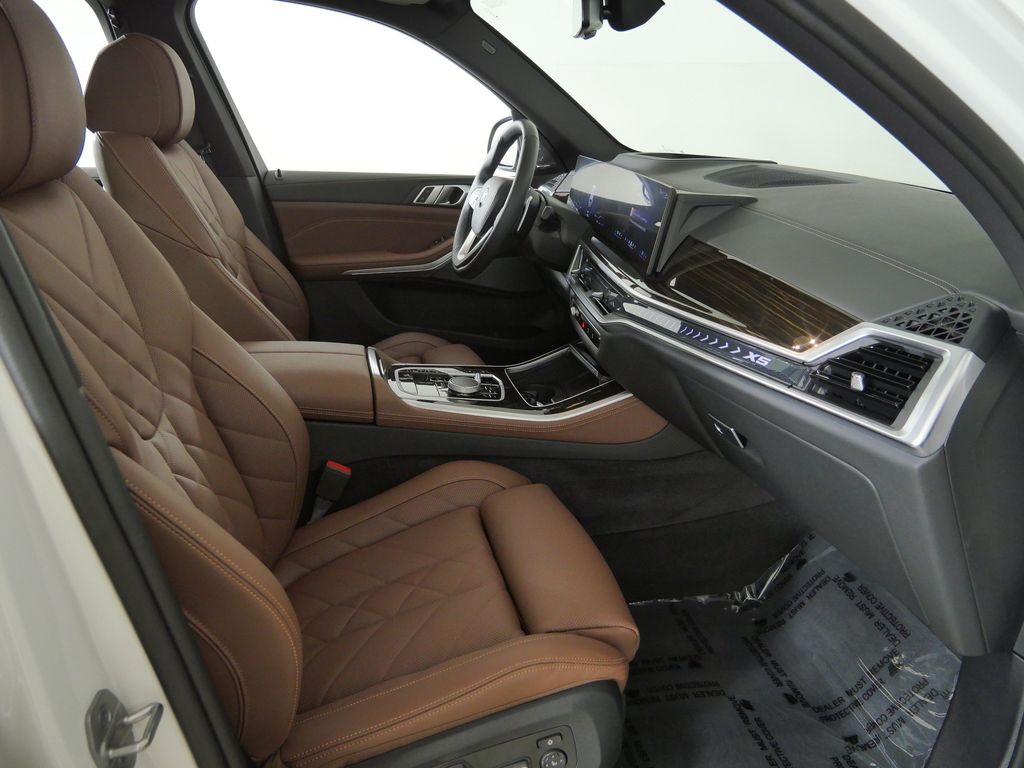 Thumbnail: 2024 BMW X5 - 9