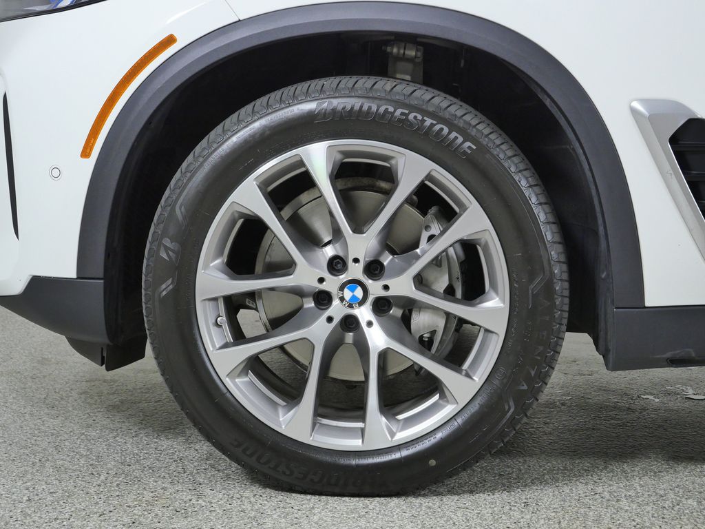 Thumbnail: 2024 BMW X5 - 27